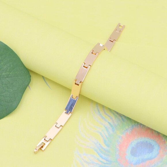 "Bold Rectangular Link Rose Gold Bracelet in Polished Finish, XPBL1143 - Picture 5 of 12